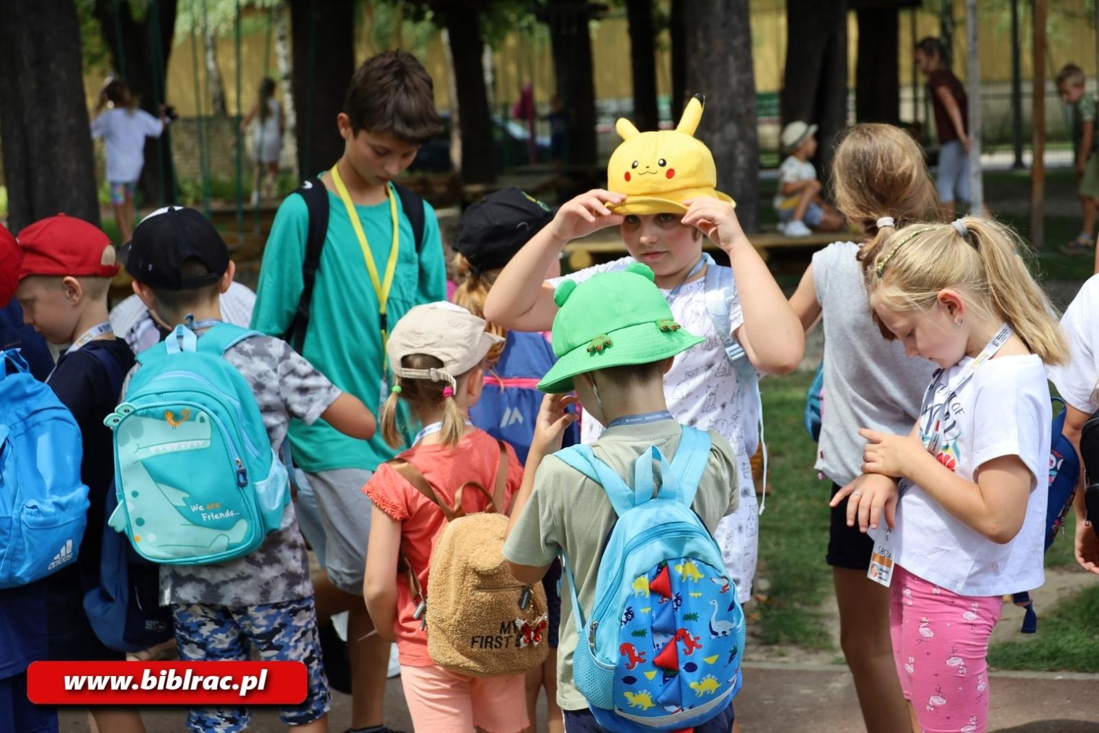 Zdjęcie w galerii na portalu naszraciborz.pl: Lato z biblioteką: Maskotki olimpijskie. Od Paloma de la Paz do Viniciusa wiadomości z regionu