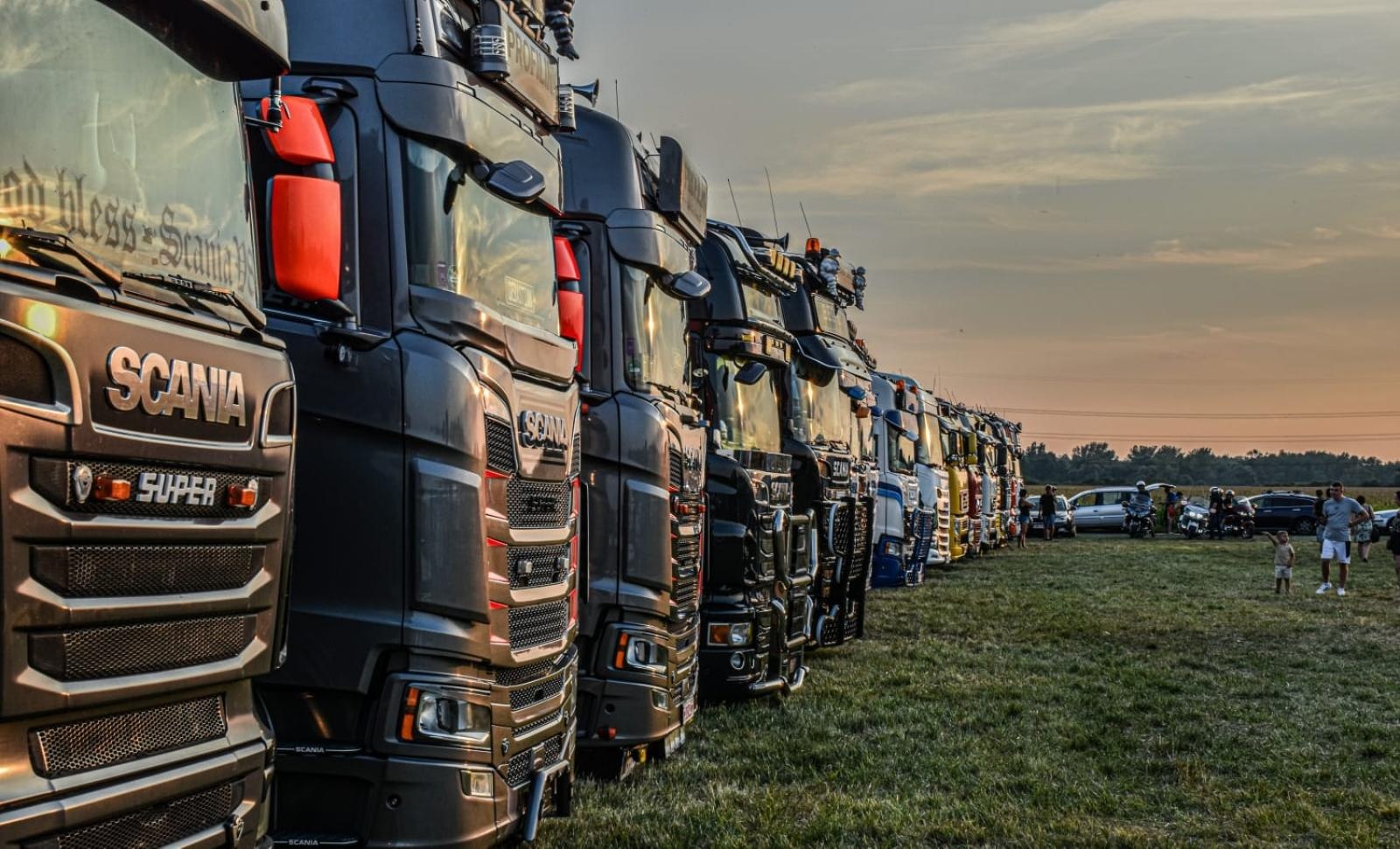 Zdjęcie w galerii na portalu naszraciborz.pl: Piknik COUNTRY TRUCK - III Edycja wiadomości z regionu