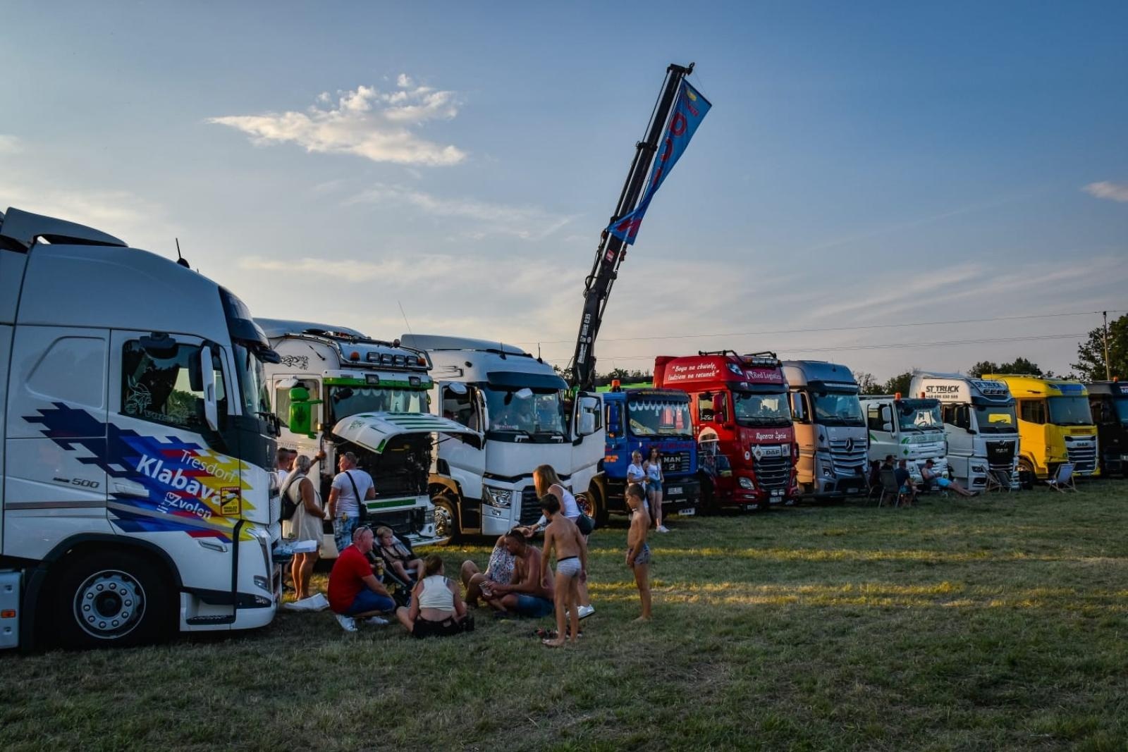 Zdjęcie w galerii na portalu naszraciborz.pl: Piknik COUNTRY TRUCK - III Edycja wiadomości z regionu