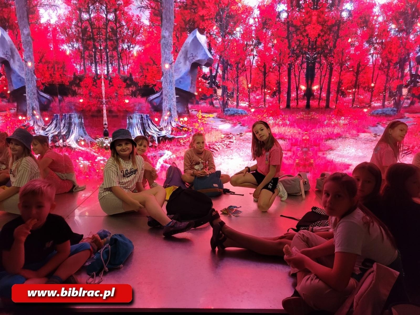 Zdjęcie w galerii na portalu naszraciborz.pl: Magiczny świat kina odkryty z Biblioteką w Raciborzu wiadomości z regionu