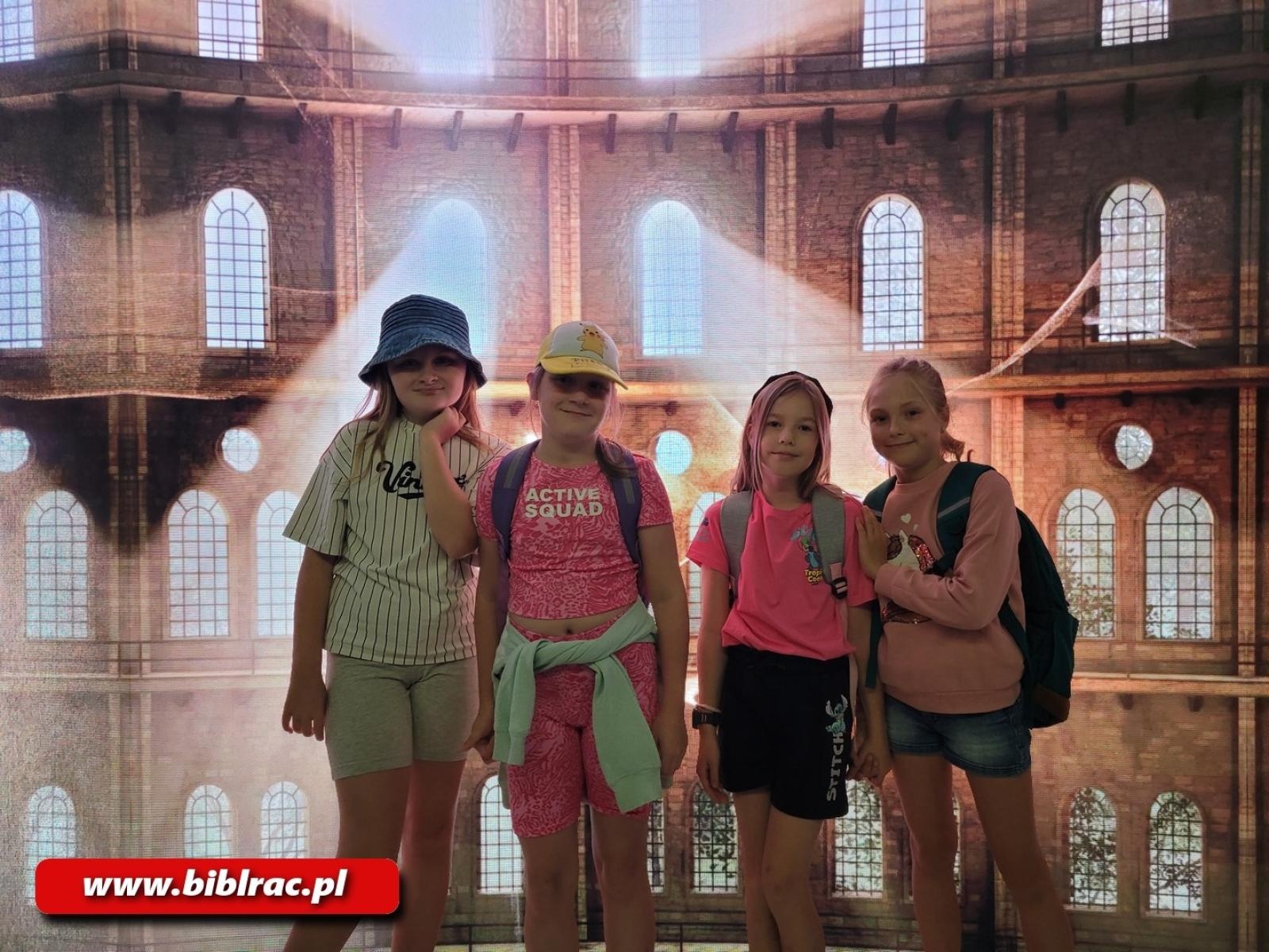 Zdjęcie w galerii na portalu naszraciborz.pl: Magiczny świat kina odkryty z Biblioteką w Raciborzu wiadomości z regionu