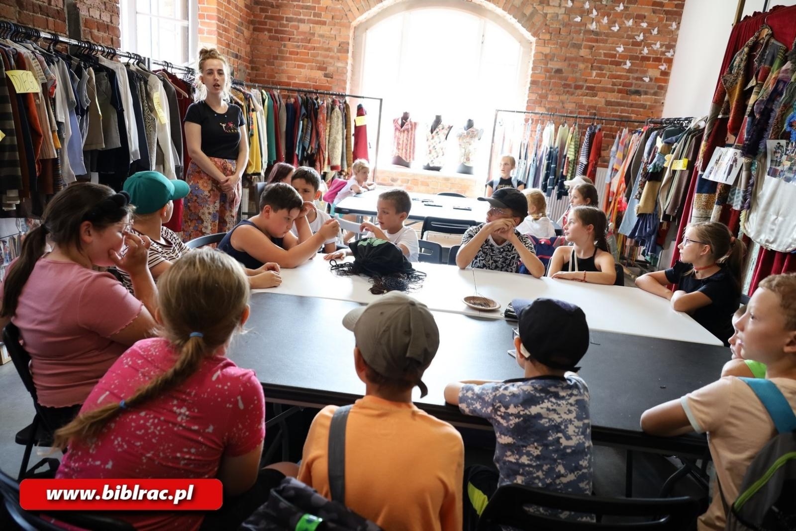 Zdjęcie w galerii na portalu naszraciborz.pl: Magiczny świat kina odkryty z Biblioteką w Raciborzu wiadomości z regionu