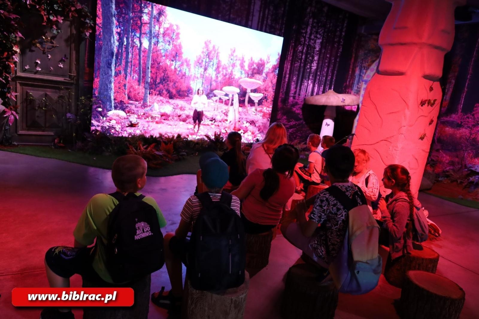 Zdjęcie w galerii na portalu naszraciborz.pl: Magiczny świat kina odkryty z Biblioteką w Raciborzu wiadomości z regionu