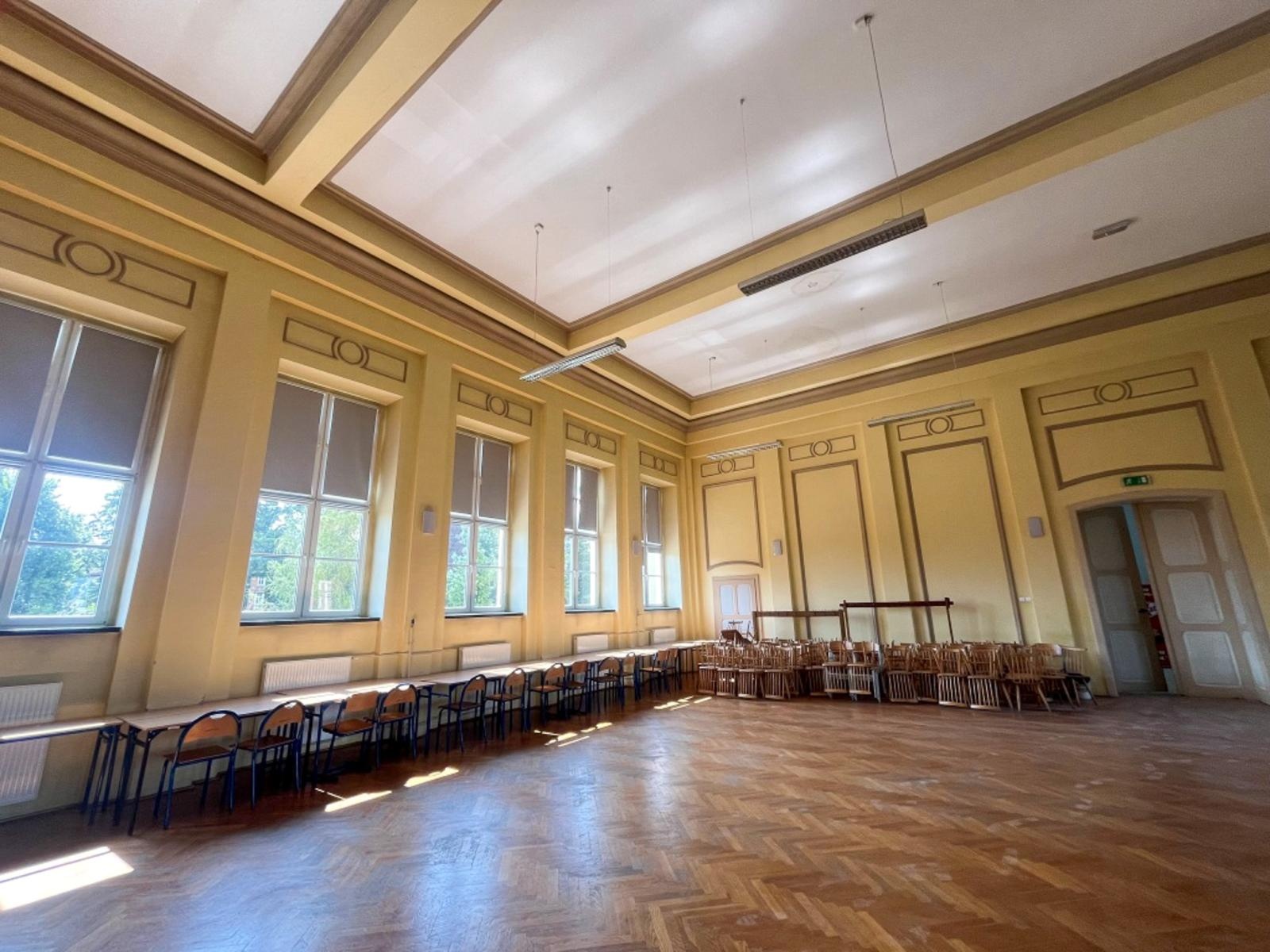 Zdjęcie w galerii na portalu naszraciborz.pl: Rusza remont auli w raciborskim Ekonomiku wiadomości z regionu