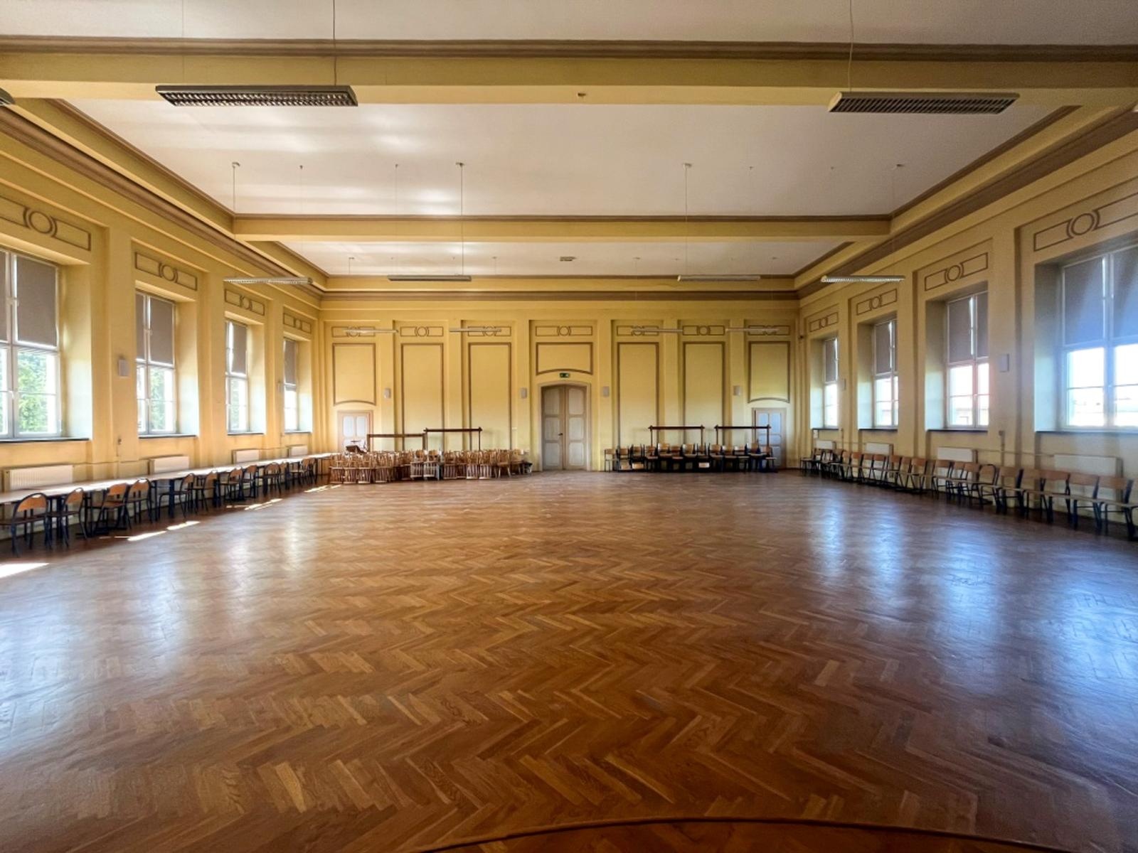 Zdjęcie w galerii na portalu naszraciborz.pl: Rusza remont auli w raciborskim Ekonomiku wiadomości z regionu