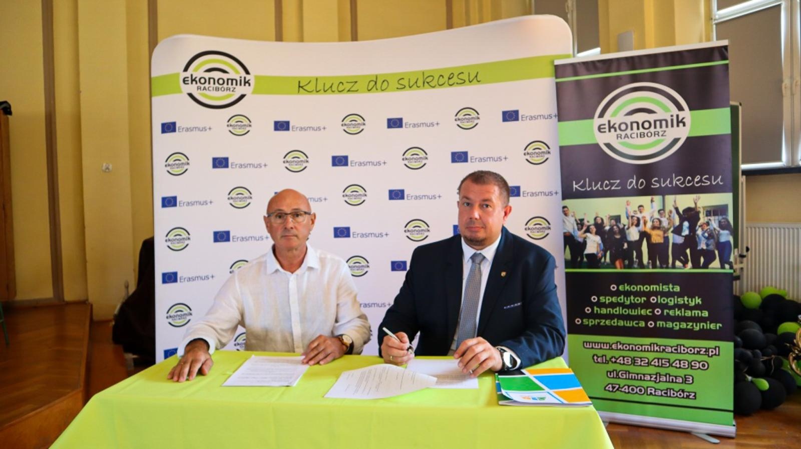 Zdjęcie w galerii na portalu naszraciborz.pl: Rusza remont auli w raciborskim Ekonomiku wiadomości z regionu