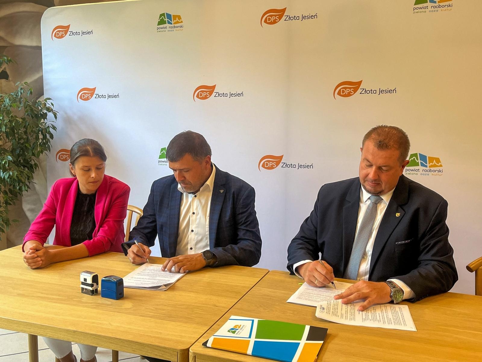 Zdjęcie w galerii na portalu naszraciborz.pl: Termomodernizacja Domu Pomocy Społecznej Złota Jesień w Raciborzu wiadomości z regionu