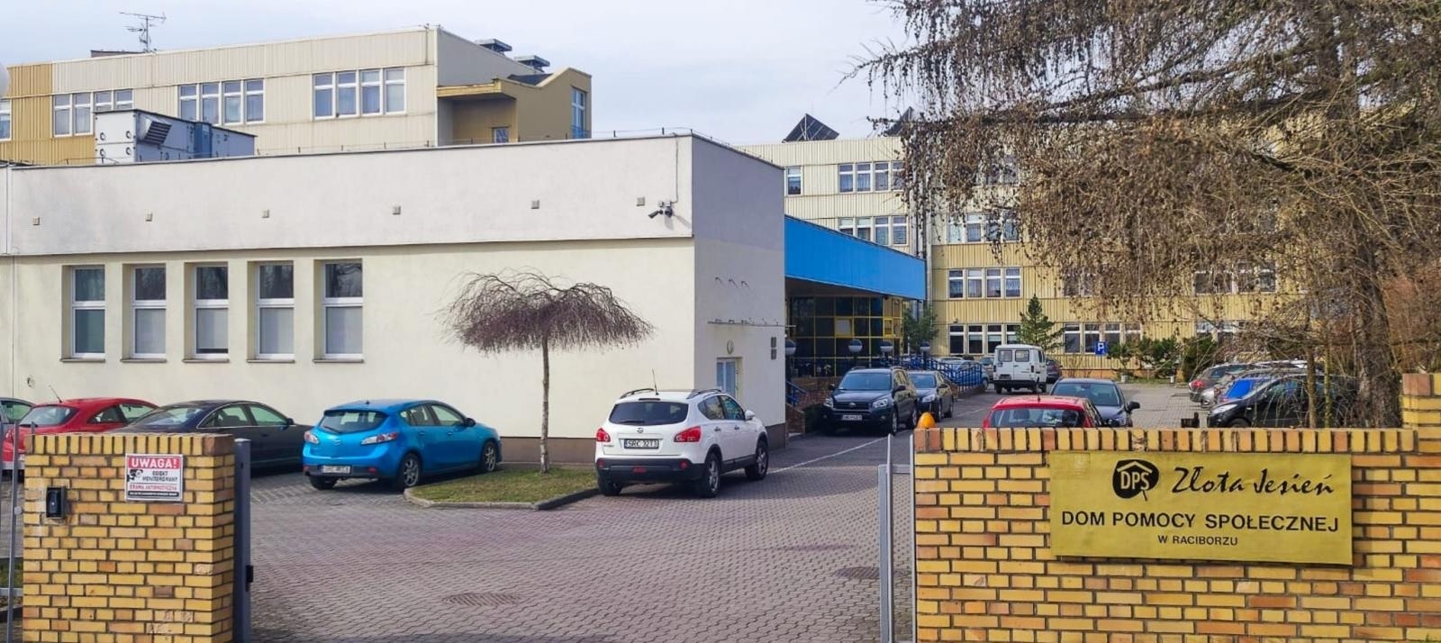 Zdjęcie w galerii na portalu naszraciborz.pl: Termomodernizacja Domu Pomocy Społecznej Złota Jesień w Raciborzu wiadomości z regionu