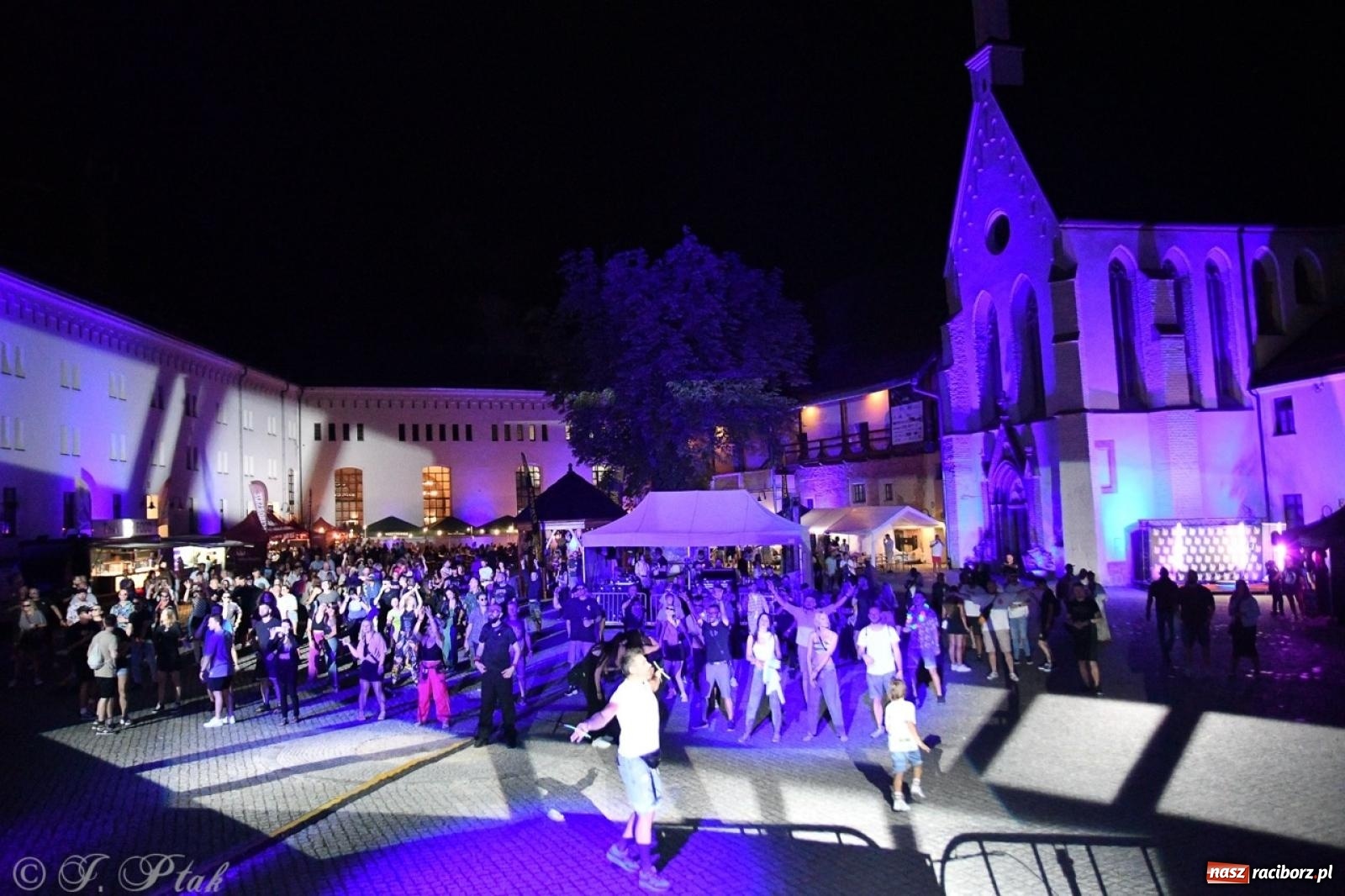 Zdjęcie w galerii na portalu naszraciborz.pl: Full Moon na raciborskim zamku - dzień pierwszy wiadomości z regionu