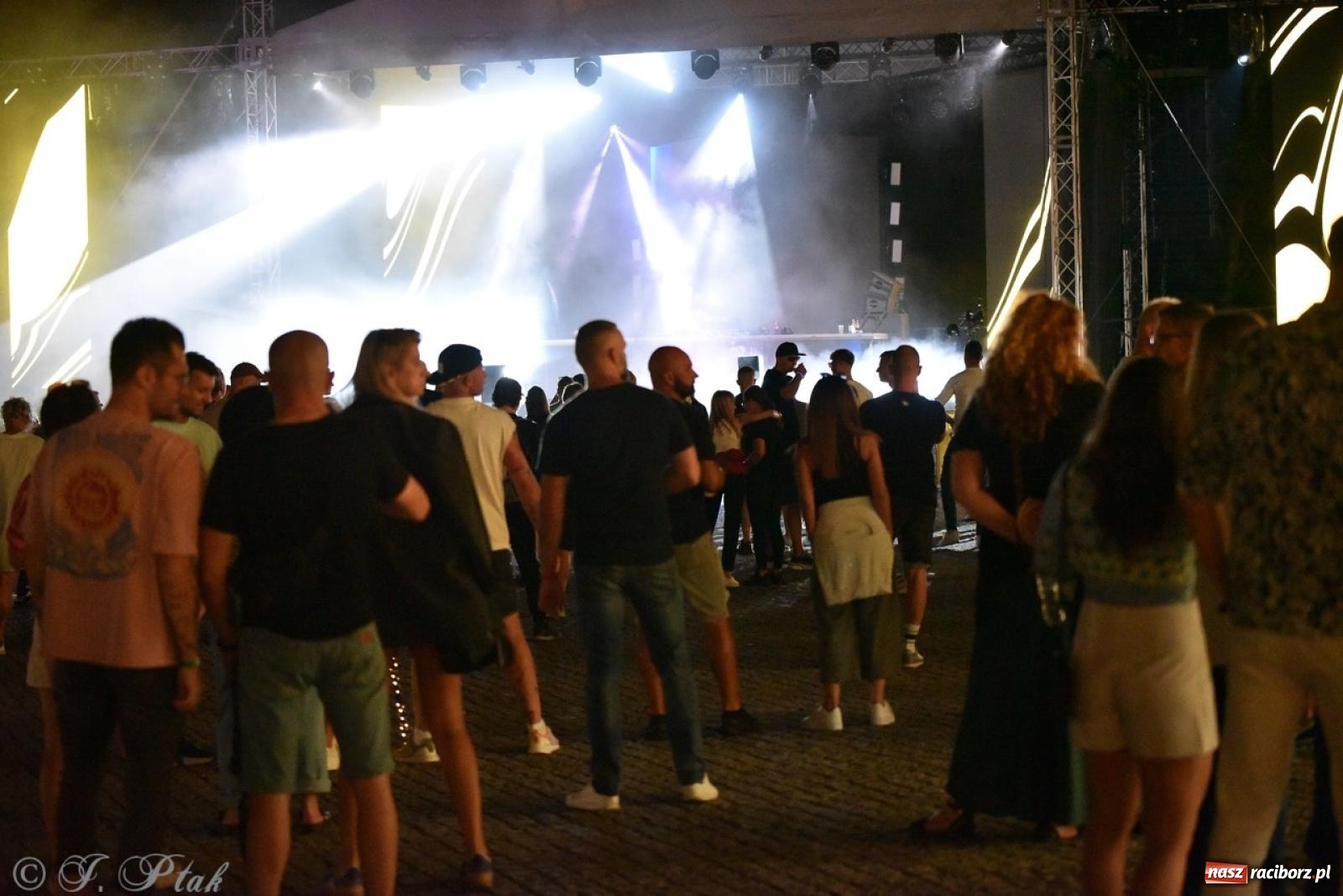 Zdjęcie w galerii na portalu naszraciborz.pl: Full Moon na raciborskim zamku - dzień pierwszy wiadomości z regionu