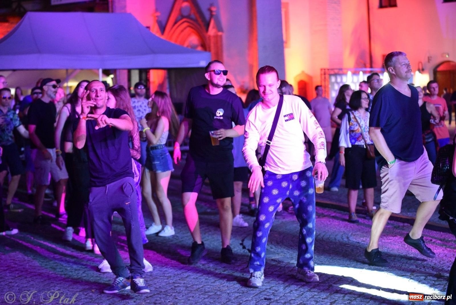 Zdjęcie w galerii na portalu naszraciborz.pl: Full Moon na raciborskim zamku - dzień pierwszy wiadomości z regionu