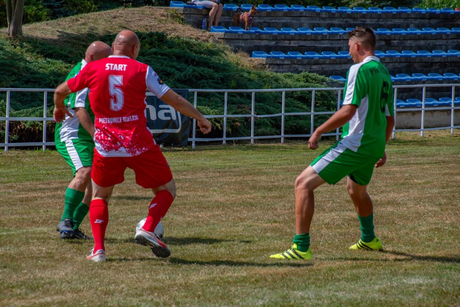 Zdjęcie w galerii na portalu naszraciborz.pl: Wspomnienia pełne emocji: Mecz oldbojów na 100-lecie LKS Start Pietrowice Wielkie wiadomości z regionu