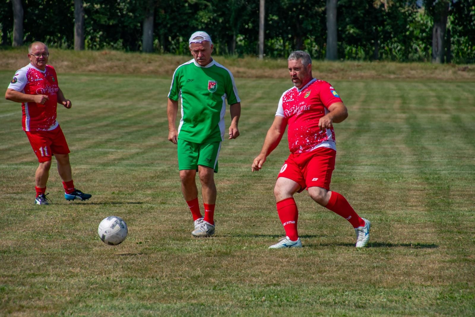 Zdjęcie w galerii na portalu naszraciborz.pl: Wspomnienia pełne emocji: Mecz oldbojów na 100-lecie LKS Start Pietrowice Wielkie wiadomości z regionu