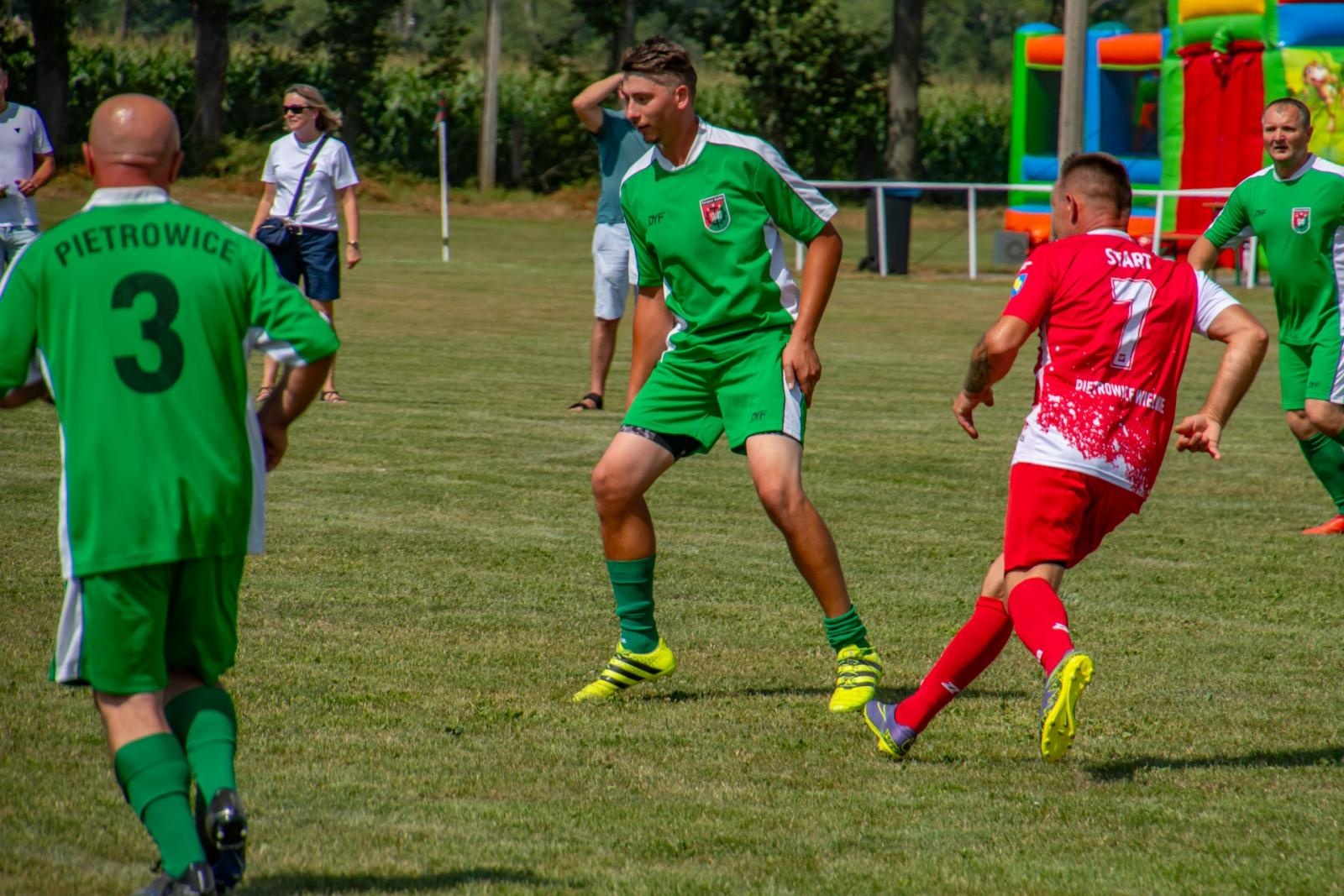 Zdjęcie w galerii na portalu naszraciborz.pl: Wspomnienia pełne emocji: Mecz oldbojów na 100-lecie LKS Start Pietrowice Wielkie wiadomości z regionu