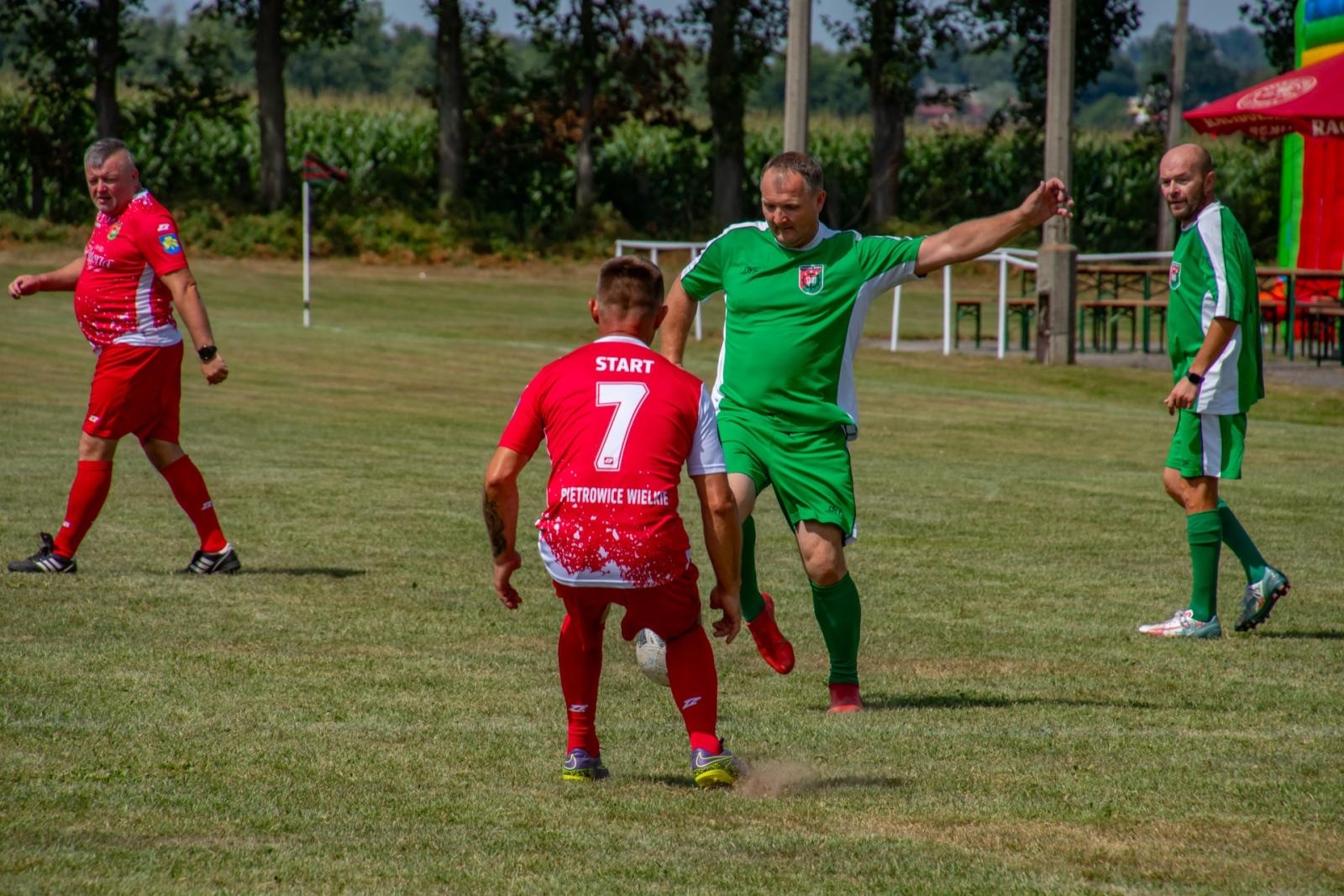Zdjęcie w galerii na portalu naszraciborz.pl: Wspomnienia pełne emocji: Mecz oldbojów na 100-lecie LKS Start Pietrowice Wielkie wiadomości z regionu