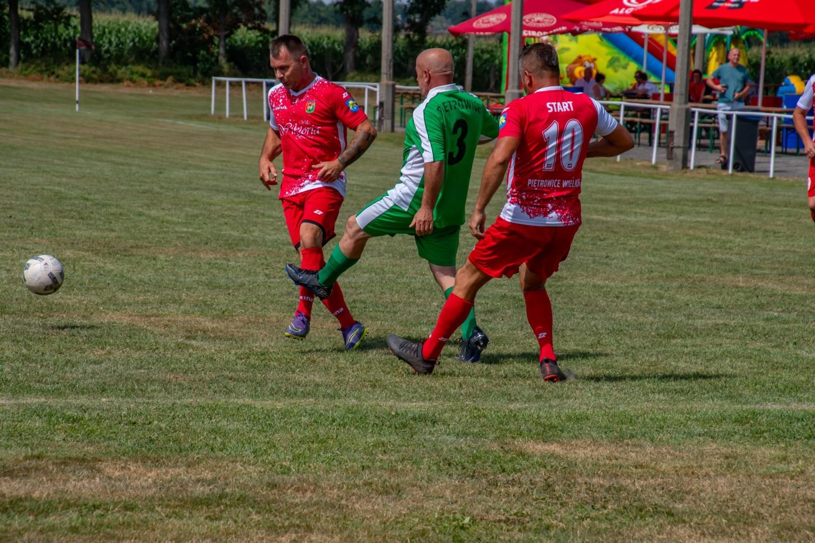 Zdjęcie w galerii na portalu naszraciborz.pl: Wspomnienia pełne emocji: Mecz oldbojów na 100-lecie LKS Start Pietrowice Wielkie wiadomości z regionu