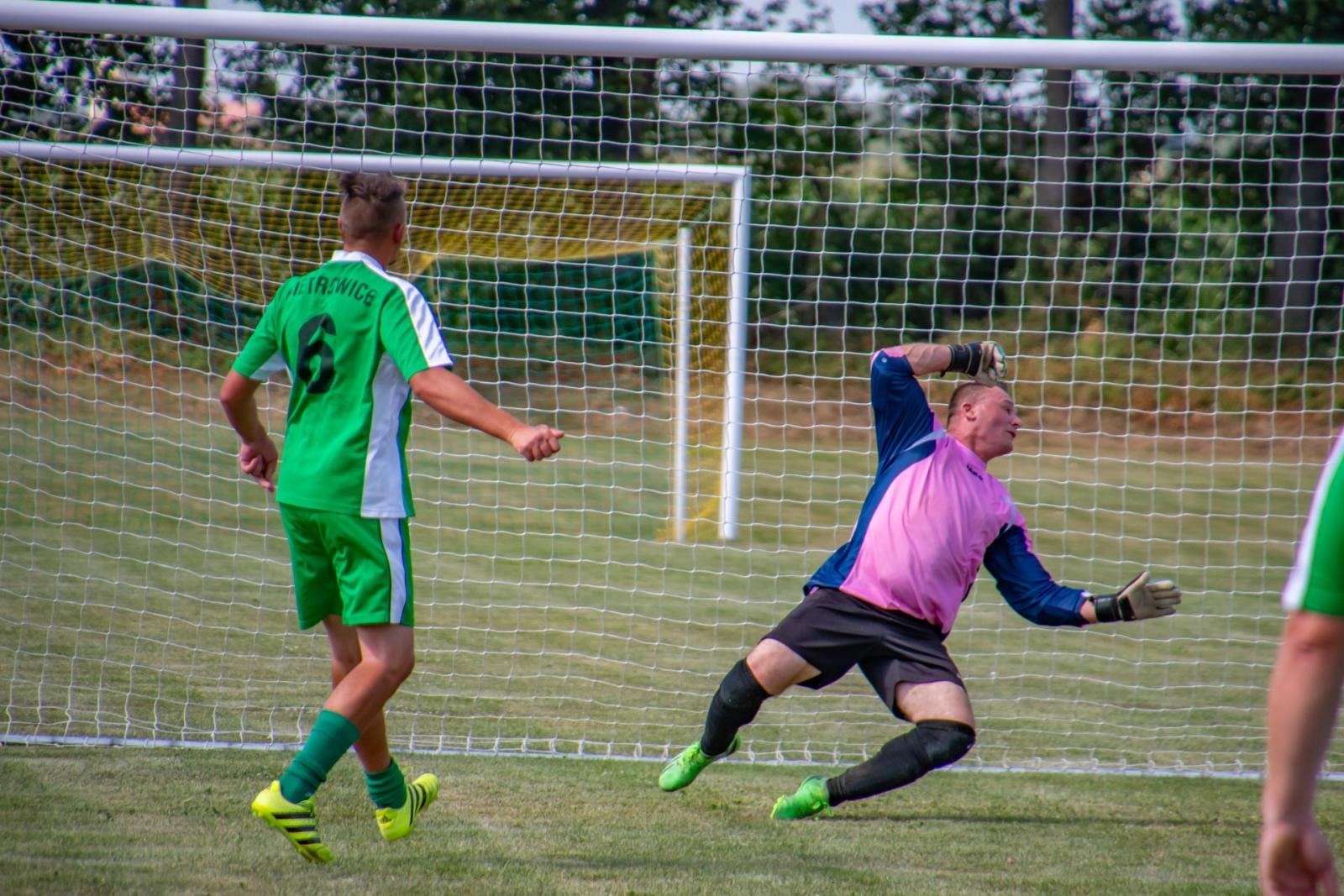 Zdjęcie w galerii na portalu naszraciborz.pl: Wspomnienia pełne emocji: Mecz oldbojów na 100-lecie LKS Start Pietrowice Wielkie wiadomości z regionu