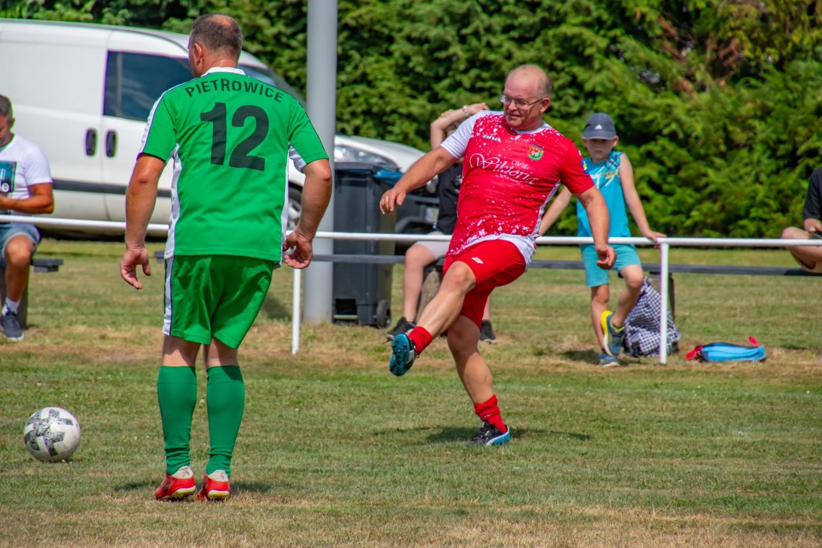 Zdjęcie w galerii na portalu naszraciborz.pl: Wspomnienia pełne emocji: Mecz oldbojów na 100-lecie LKS Start Pietrowice Wielkie wiadomości z regionu