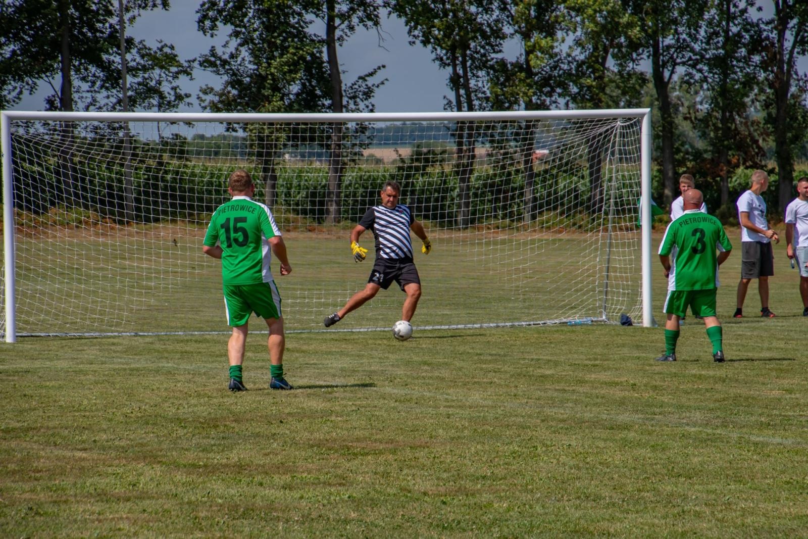 Zdjęcie w galerii na portalu naszraciborz.pl: Wspomnienia pełne emocji: Mecz oldbojów na 100-lecie LKS Start Pietrowice Wielkie wiadomości z regionu