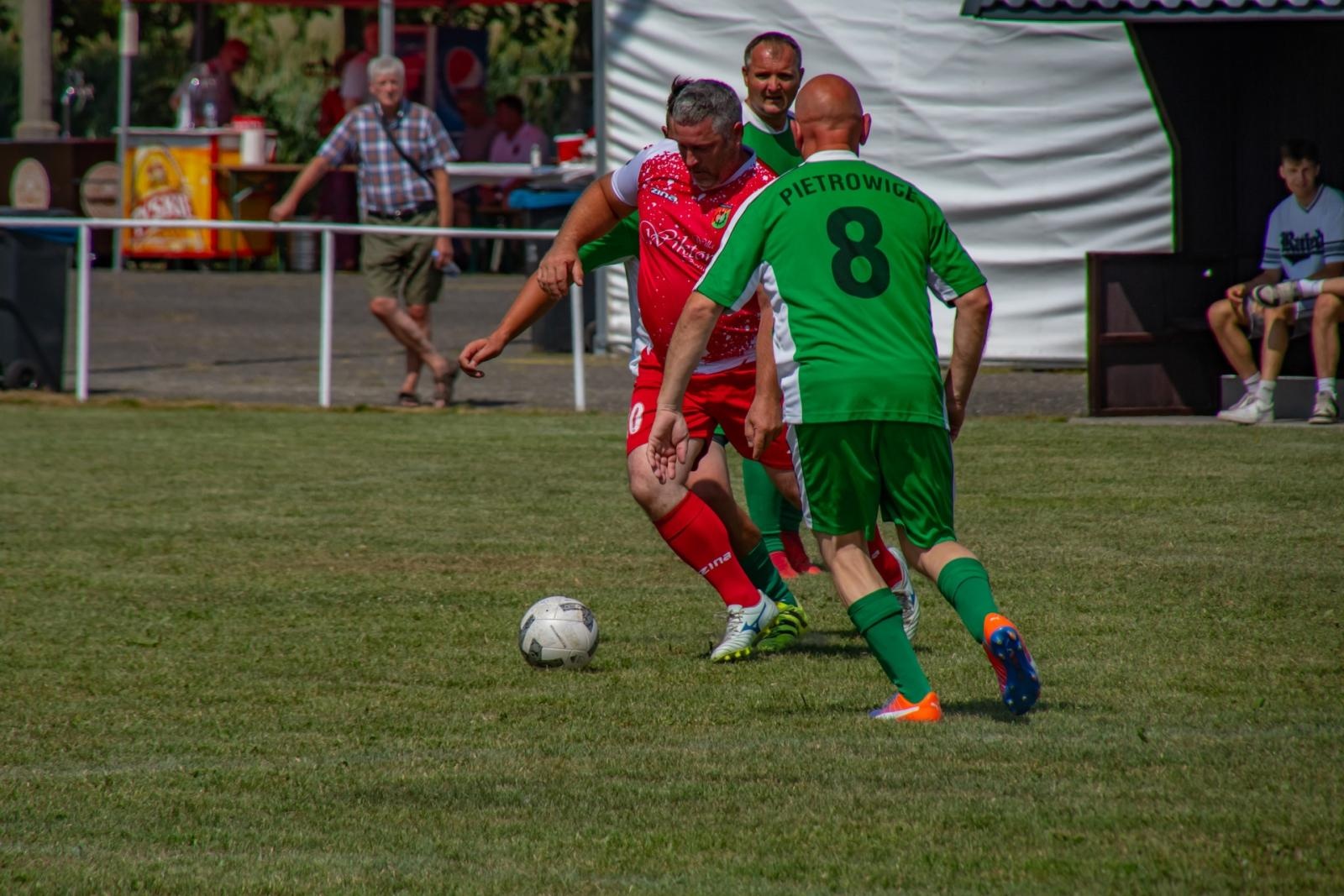 Zdjęcie w galerii na portalu naszraciborz.pl: Wspomnienia pełne emocji: Mecz oldbojów na 100-lecie LKS Start Pietrowice Wielkie wiadomości z regionu