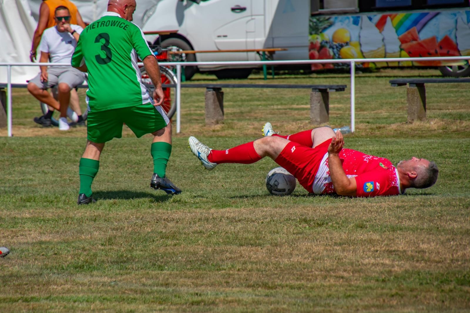 Zdjęcie w galerii na portalu naszraciborz.pl: Wspomnienia pełne emocji: Mecz oldbojów na 100-lecie LKS Start Pietrowice Wielkie wiadomości z regionu