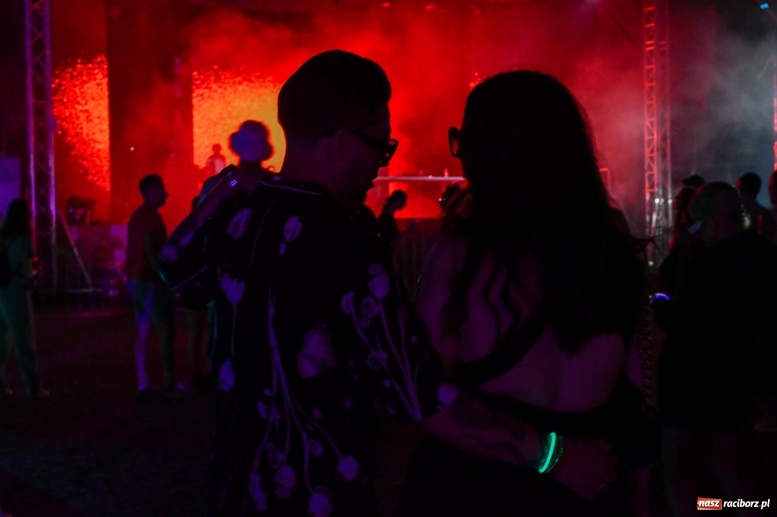 Zdjęcie w galerii na portalu naszraciborz.pl: FULL MOON 2024 - dzień drugi. Muzyczne i laserowe show na zamkowym dziedzińcu wiadomości z regionu