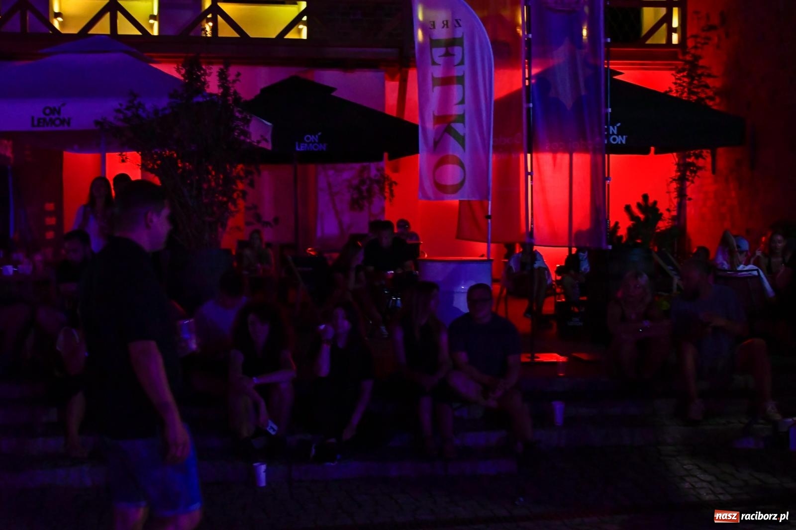 Zdjęcie w galerii na portalu naszraciborz.pl: FULL MOON 2024 - dzień drugi. Muzyczne i laserowe show na zamkowym dziedzińcu wiadomości z regionu