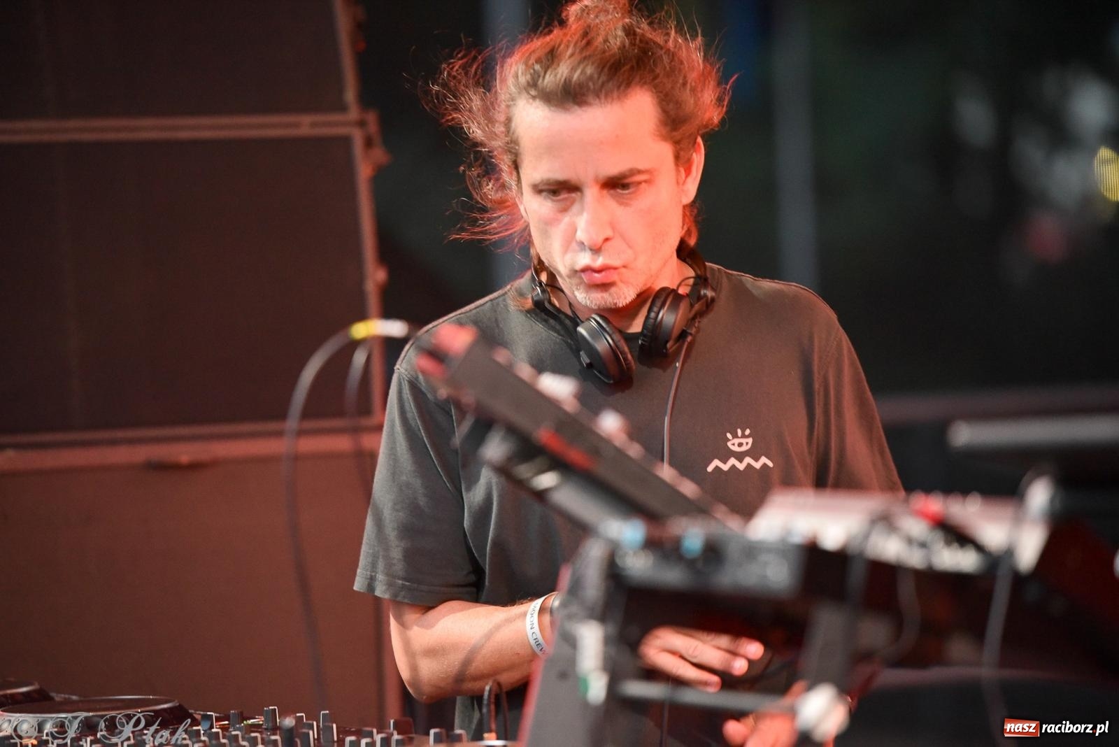 Zdjęcie w galerii na portalu naszraciborz.pl: FULL MOON 2024 - dzień drugi. Muzyczne i laserowe show na zamkowym dziedzińcu wiadomości z regionu