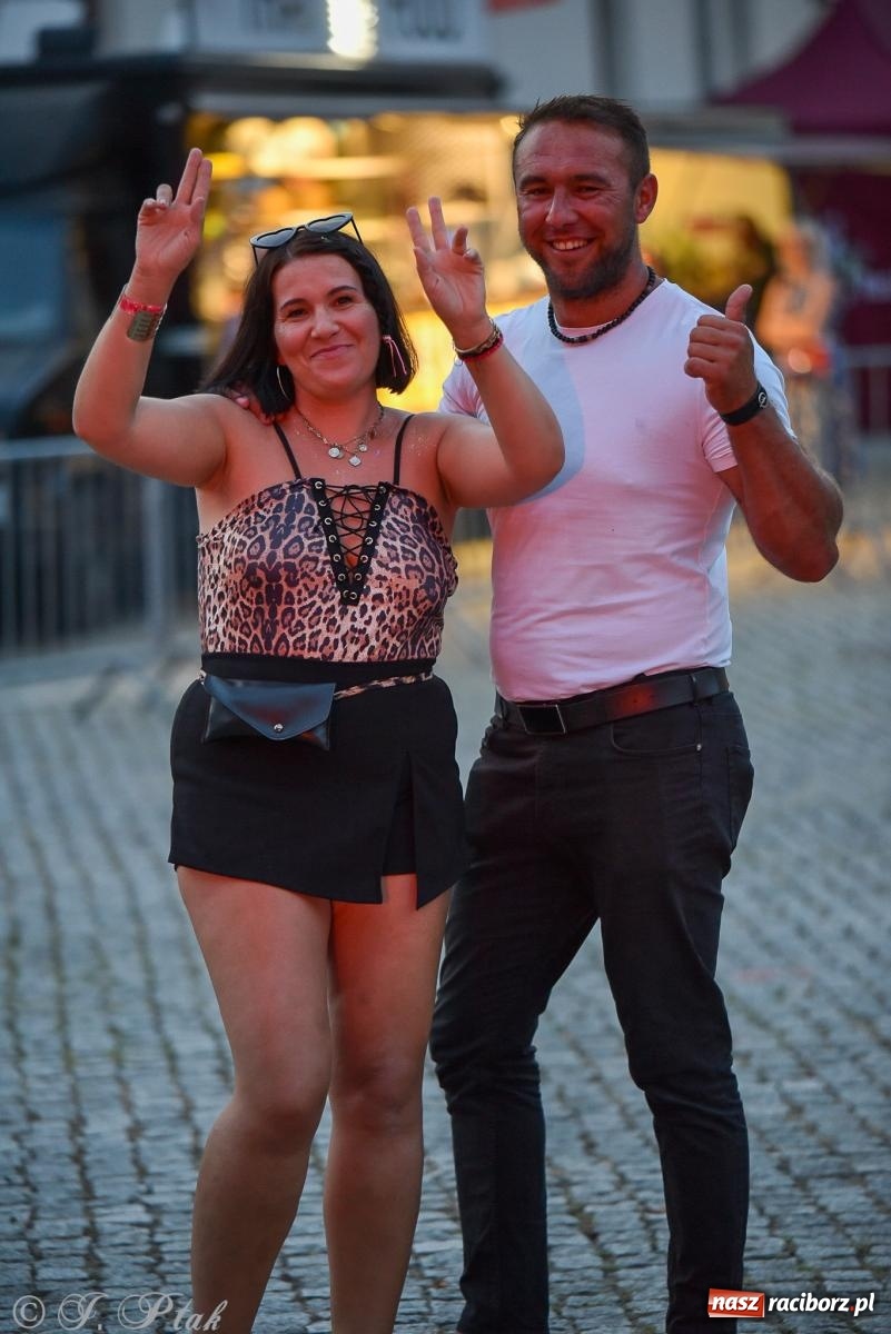 Zdjęcie w galerii na portalu naszraciborz.pl: FULL MOON 2024 - dzień drugi. Muzyczne i laserowe show na zamkowym dziedzińcu wiadomości z regionu