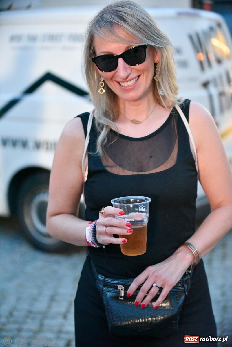 Zdjęcie w galerii na portalu naszraciborz.pl: FULL MOON 2024 - dzień drugi. Muzyczne i laserowe show na zamkowym dziedzińcu wiadomości z regionu