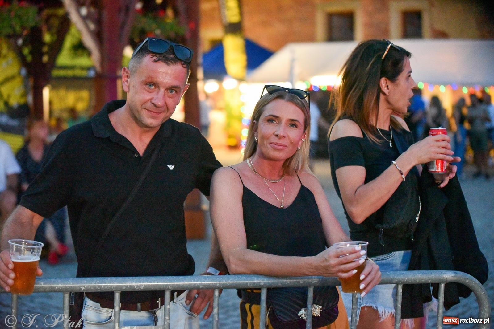 Zdjęcie w galerii na portalu naszraciborz.pl: FULL MOON 2024 - dzień drugi. Muzyczne i laserowe show na zamkowym dziedzińcu wiadomości z regionu