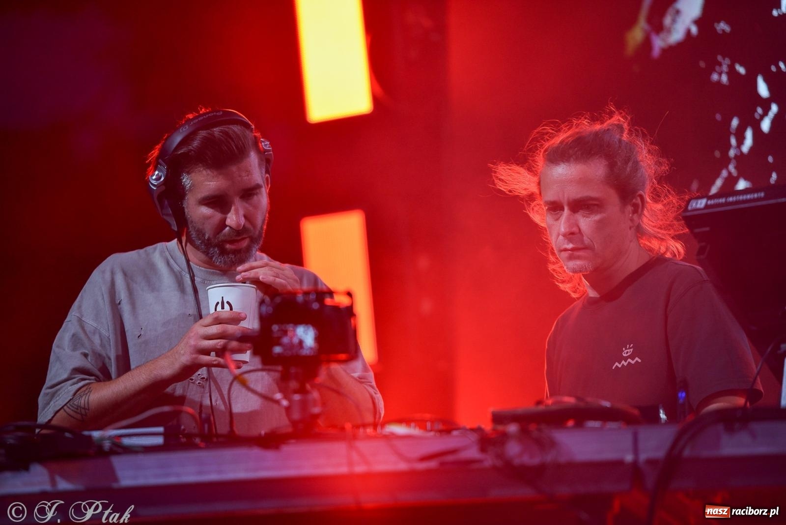 Zdjęcie w galerii na portalu naszraciborz.pl: FULL MOON 2024 - dzień drugi. Muzyczne i laserowe show na zamkowym dziedzińcu wiadomości z regionu