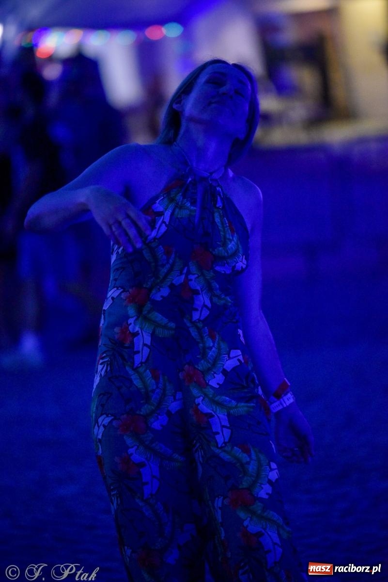 Zdjęcie w galerii na portalu naszraciborz.pl: FULL MOON 2024 - dzień drugi. Muzyczne i laserowe show na zamkowym dziedzińcu wiadomości z regionu