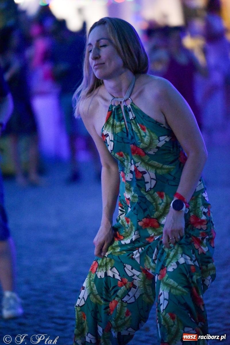 Zdjęcie w galerii na portalu naszraciborz.pl: FULL MOON 2024 - dzień drugi. Muzyczne i laserowe show na zamkowym dziedzińcu wiadomości z regionu