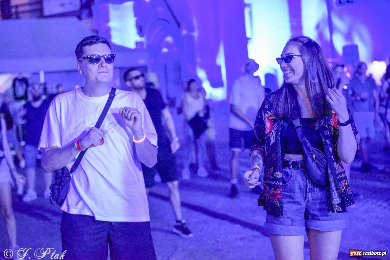 Zdjęcie w galerii na portalu naszraciborz.pl: FULL MOON 2024 - dzień drugi. Muzyczne i laserowe show na zamkowym dziedzińcu wiadomości z regionu