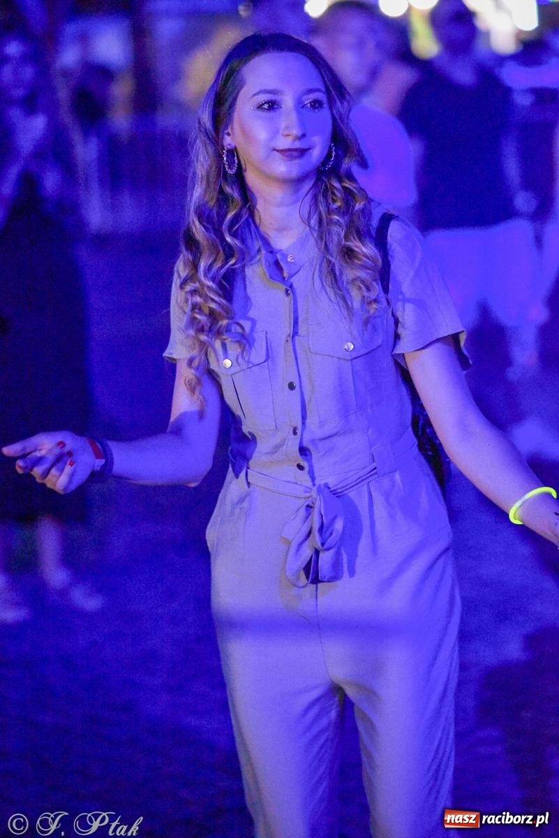 Zdjęcie w galerii na portalu naszraciborz.pl: FULL MOON 2024 - dzień drugi. Muzyczne i laserowe show na zamkowym dziedzińcu wiadomości z regionu