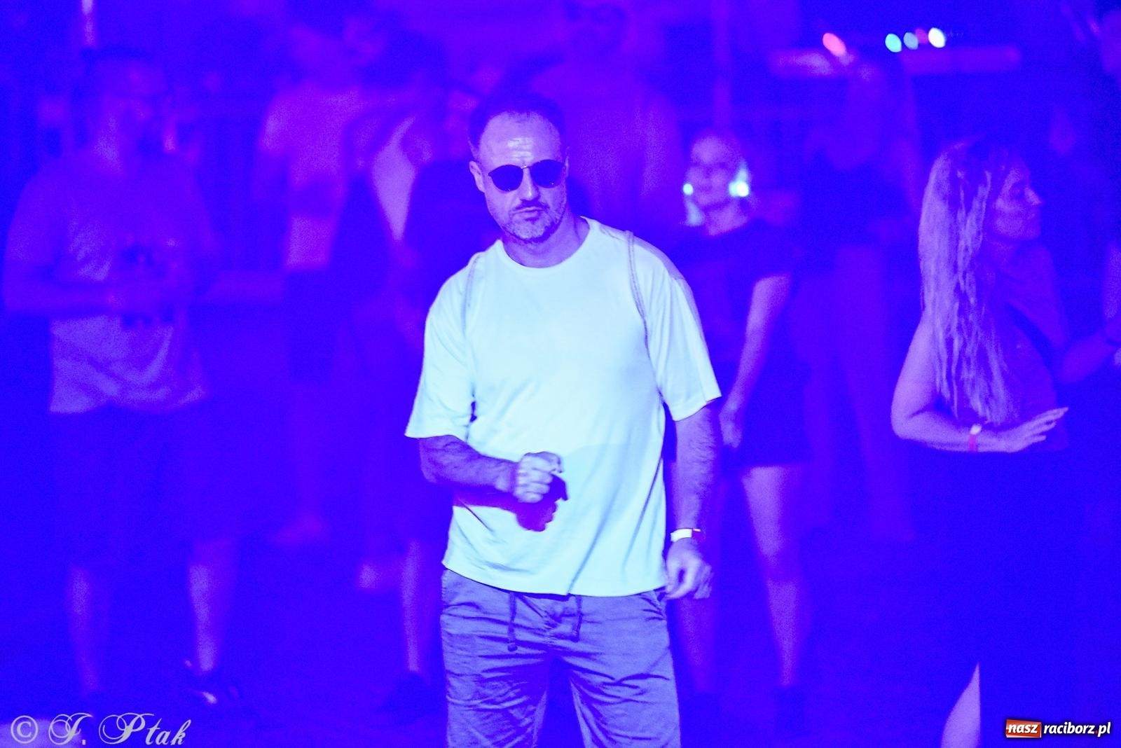 Zdjęcie w galerii na portalu naszraciborz.pl: FULL MOON 2024 - dzień drugi. Muzyczne i laserowe show na zamkowym dziedzińcu wiadomości z regionu