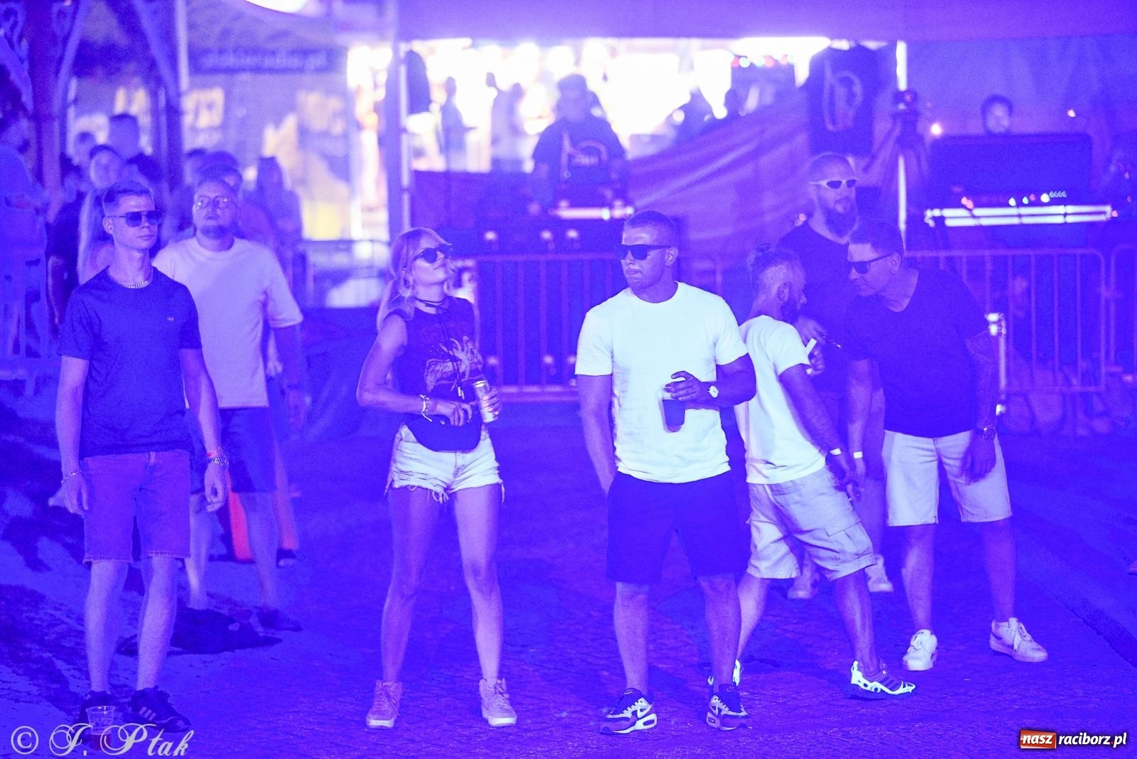 Zdjęcie w galerii na portalu naszraciborz.pl: FULL MOON 2024 - dzień drugi. Muzyczne i laserowe show na zamkowym dziedzińcu wiadomości z regionu