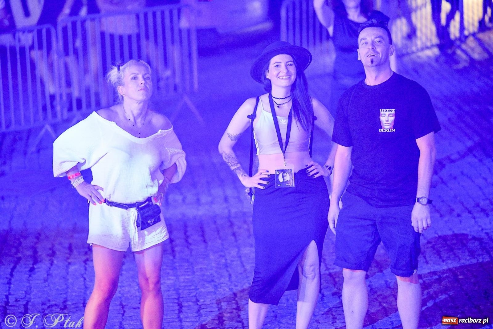 Zdjęcie w galerii na portalu naszraciborz.pl: FULL MOON 2024 - dzień drugi. Muzyczne i laserowe show na zamkowym dziedzińcu wiadomości z regionu