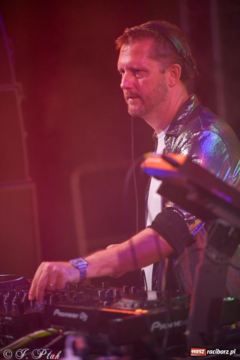 Zdjęcie w galerii na portalu naszraciborz.pl: FULL MOON 2024 - dzień drugi. Muzyczne i laserowe show na zamkowym dziedzińcu wiadomości z regionu