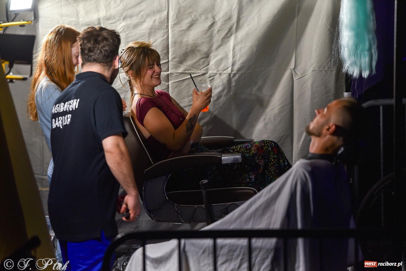 Zdjęcie w galerii na portalu naszraciborz.pl: FULL MOON 2024 - dzień drugi. Muzyczne i laserowe show na zamkowym dziedzińcu wiadomości z regionu