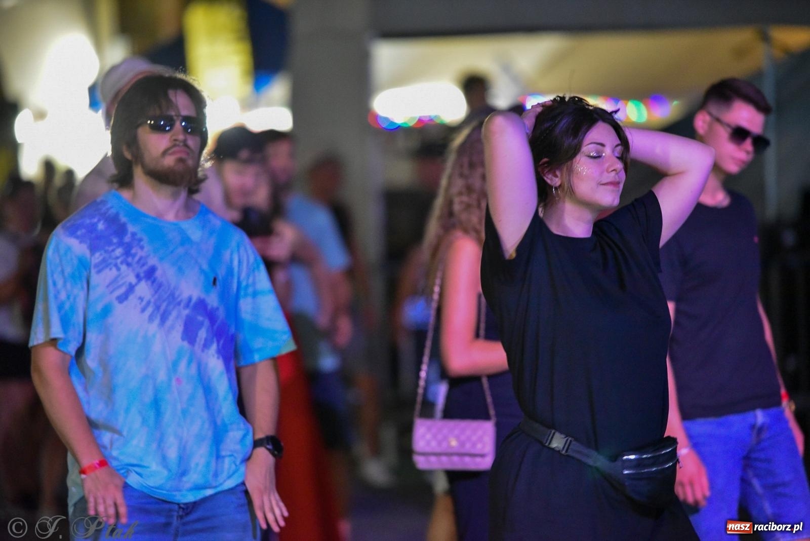 Zdjęcie w galerii na portalu naszraciborz.pl: FULL MOON 2024 - dzień drugi. Muzyczne i laserowe show na zamkowym dziedzińcu wiadomości z regionu