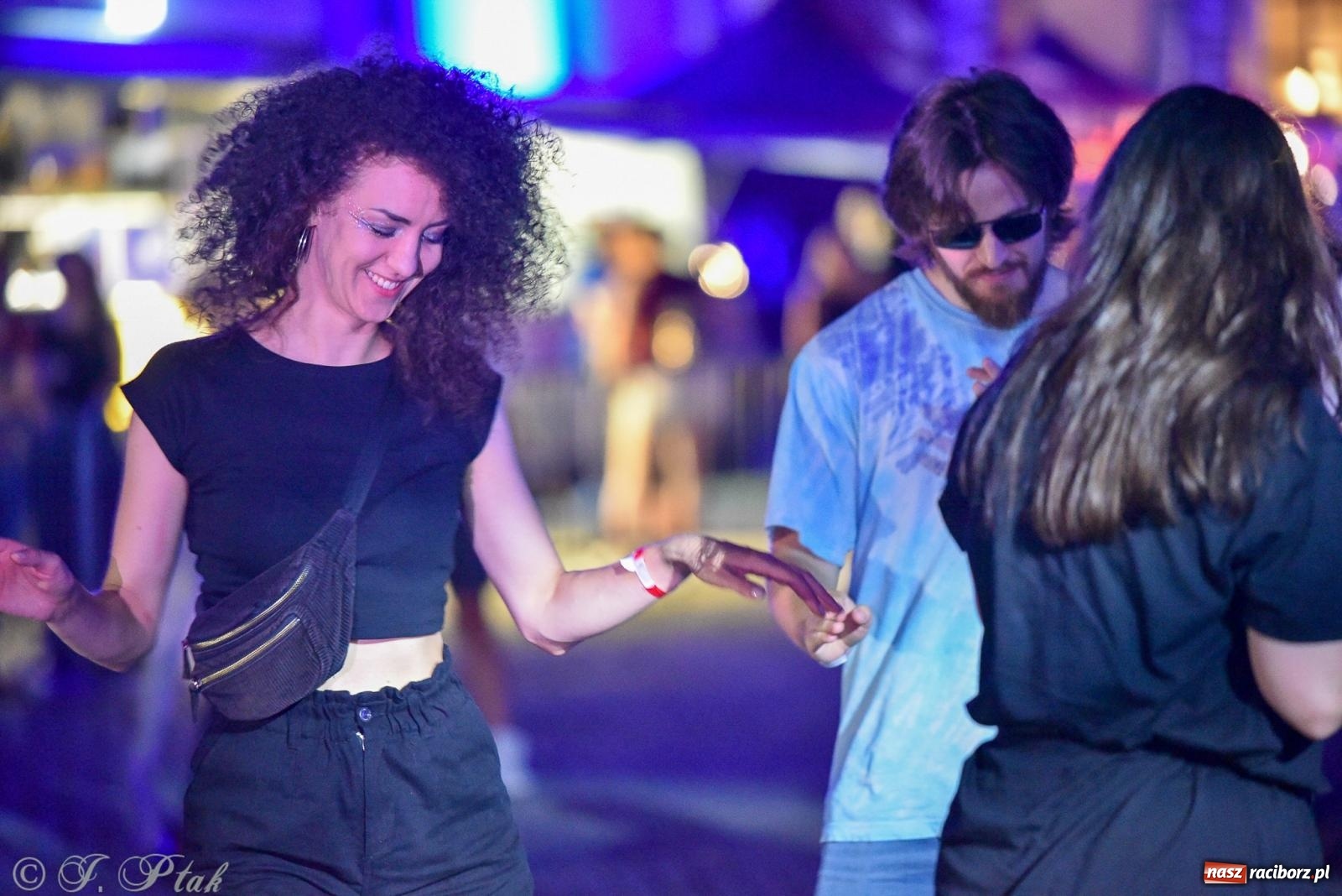 Zdjęcie w galerii na portalu naszraciborz.pl: FULL MOON 2024 - dzień drugi. Muzyczne i laserowe show na zamkowym dziedzińcu wiadomości z regionu