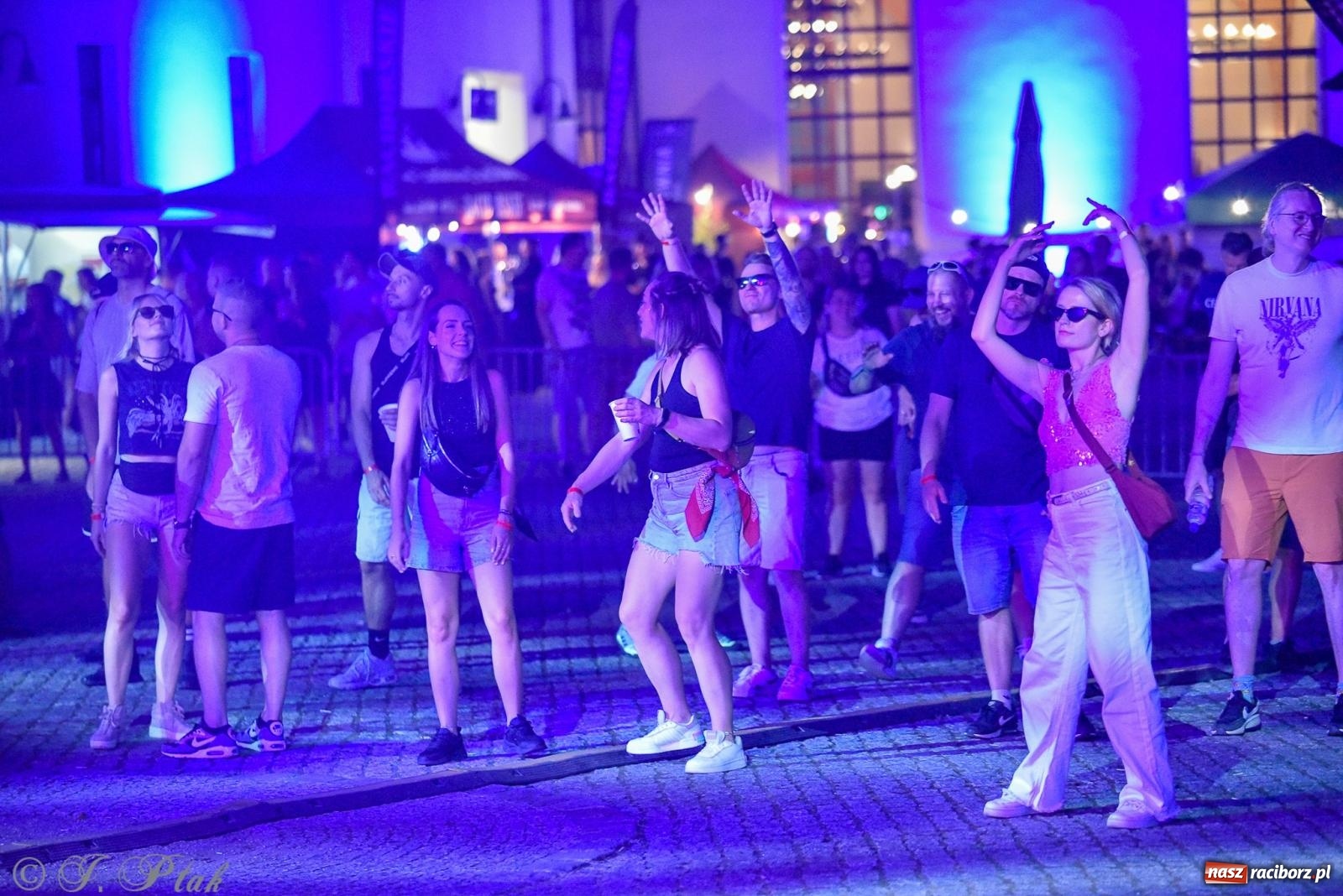 Zdjęcie w galerii na portalu naszraciborz.pl: FULL MOON 2024 - dzień drugi. Muzyczne i laserowe show na zamkowym dziedzińcu wiadomości z regionu