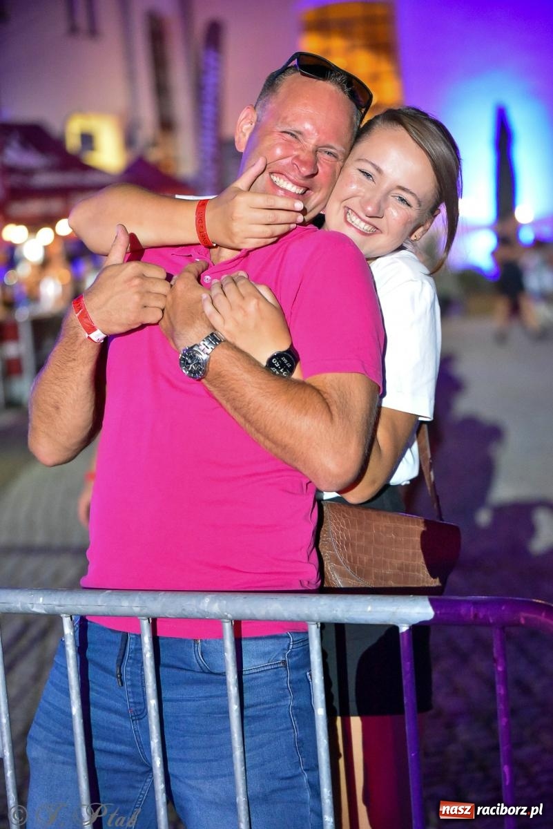 Zdjęcie w galerii na portalu naszraciborz.pl: FULL MOON 2024 - dzień drugi. Muzyczne i laserowe show na zamkowym dziedzińcu wiadomości z regionu