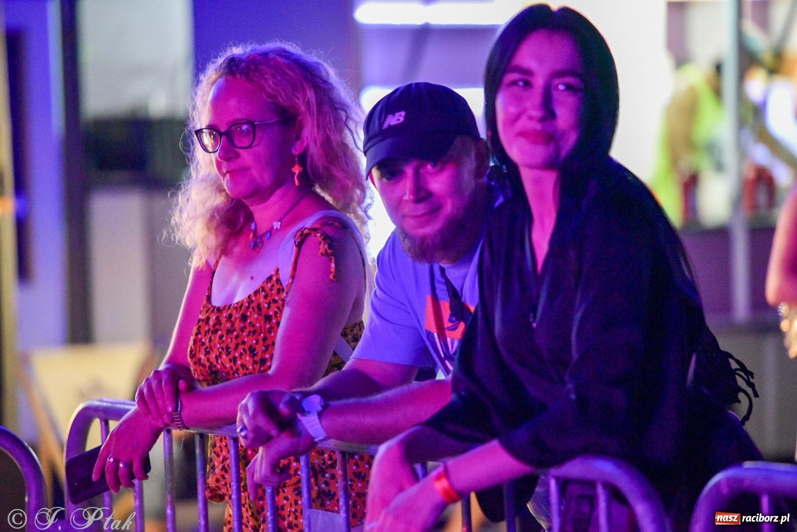 Zdjęcie w galerii na portalu naszraciborz.pl: FULL MOON 2024 - dzień drugi. Muzyczne i laserowe show na zamkowym dziedzińcu wiadomości z regionu