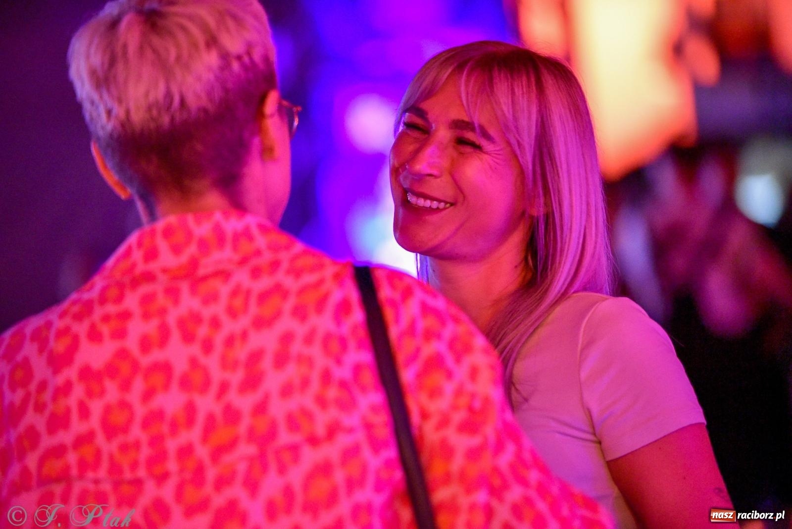 Zdjęcie w galerii na portalu naszraciborz.pl: FULL MOON 2024 - dzień drugi. Muzyczne i laserowe show na zamkowym dziedzińcu wiadomości z regionu