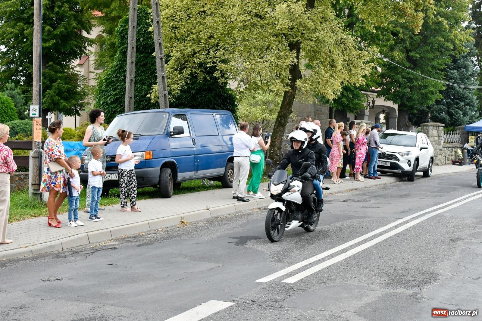 Zdjęcie w galerii na portalu naszraciborz.pl: Parada motocyklistów w Pogrzebieniu [FOTO i WIDEO] wiadomości z regionu