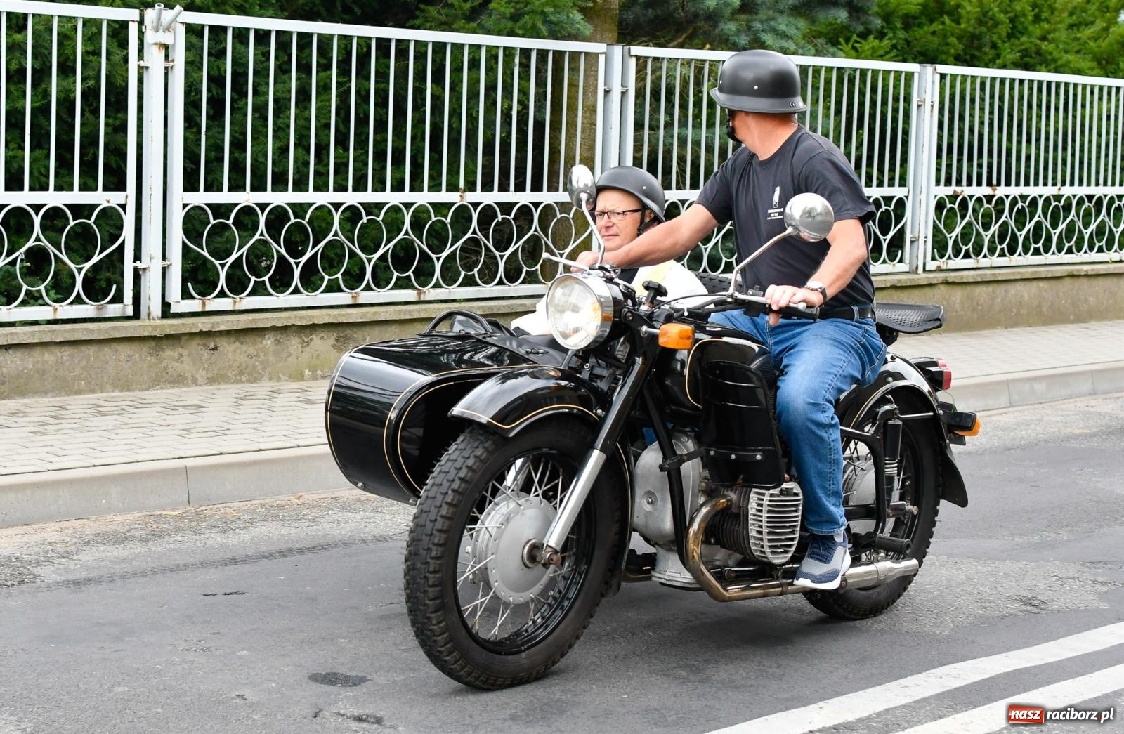 Zdjęcie w galerii na portalu naszraciborz.pl: Parada motocyklistów w Pogrzebieniu [FOTO i WIDEO] wiadomości z regionu