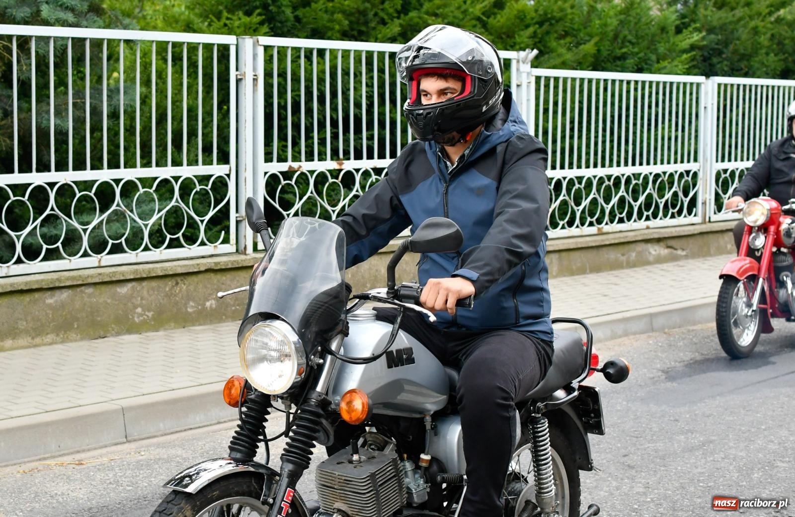 Zdjęcie w galerii na portalu naszraciborz.pl: Parada motocyklistów w Pogrzebieniu [FOTO i WIDEO] wiadomości z regionu
